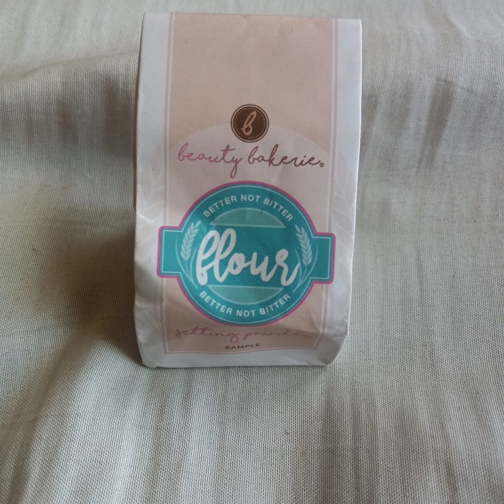 Beauty Bakeries Setting Powder - Picture 2 of 2